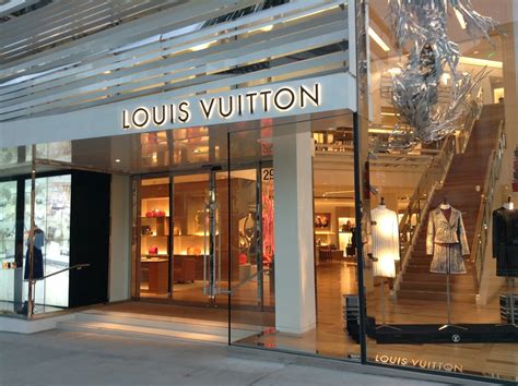 louis vuitton outlet molfetta|louis vuitton california.